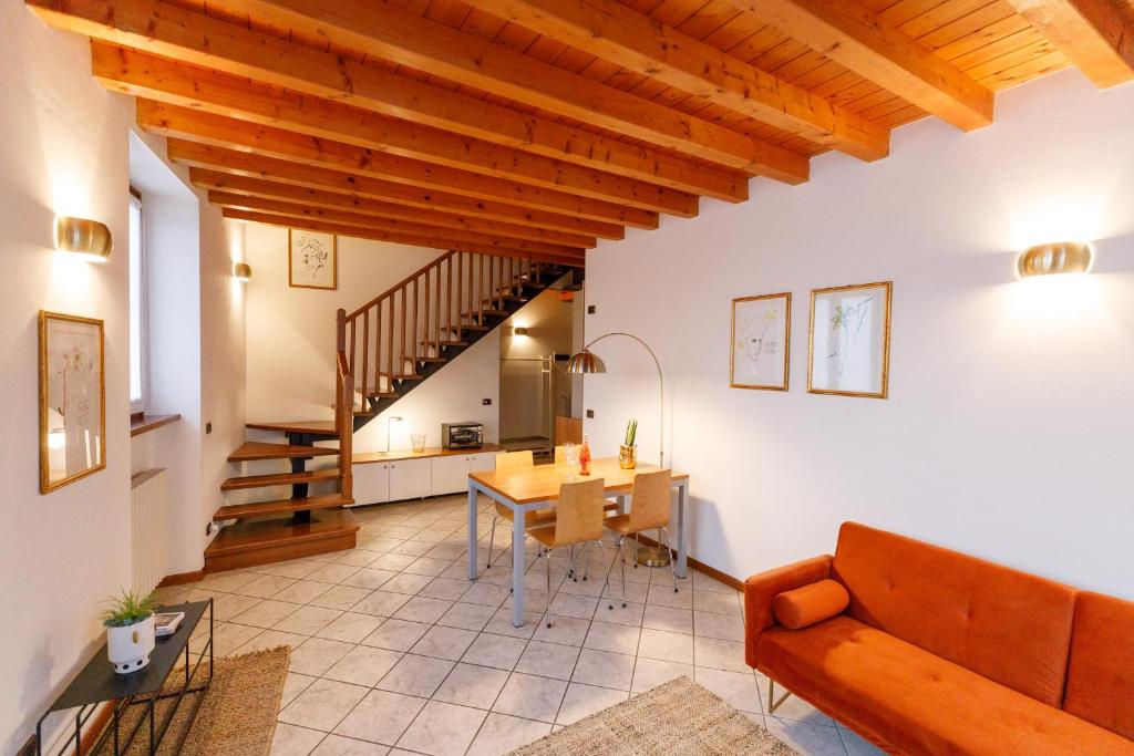 Wohnbereich mit Treppe