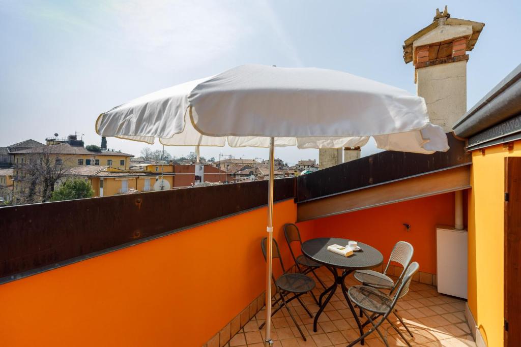 Dachterrasse mit Blick über Bardolino